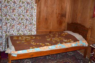 Queens Lap House Boat, Srinagar 2